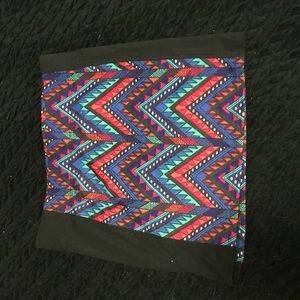 Patterned short skirt